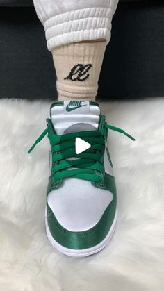 Tying Nike Dunks, How To Tie Your Shoe Laces, Different Ways To Tie Shoes Lace Jordans, Sneaker Lacing Techniques, How To Lace High Top Sneakers, How To Tie Dunks Shoe Laces, Shoe Lace Patterns No Tie, Shoe Lace Patterns For Nike Dunks, Tie Shoes Laces Style Sneakers