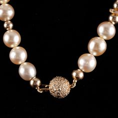 18k Yellow Gold Cultured Round Pearl Diamond Gold Bead Necklace .40ctw 57.9gMetal Information: 18k Yellow GoldTotal Weight: 57.9gNecklace Width: 11.6mmNecklace Length: 22"Stone InformationMain StoneGem Type: PearlShape: Round (11.6mm - 8.1mm)Color: CreamClarity/Quality: AANumber of Stones: 47Accent StoneGem Type: DiamondShape: Single Round (1.0mm)Color: IClarity/Quality: I1Carat Weight: .005ctNumber of Stones: 80Total estimated ctw (carat total weight): .40ctwEstimated Retail Price: $3910.00OUR Luxury Yellow Gold Beaded Necklace For Formal Occasions, Luxury Yellow Gold Beaded Necklaces For Formal Occasions, Formal Yellow Gold Beaded Necklace, Elegant Gold Beads Necklace For Anniversary, Formal Yellow Gold Beaded Jewelry, Gold Rondelle Necklace For Formal Occasions, Gold Rondelle Necklaces For Formal Occasions, Luxury Gold Beads Necklace For Formal Occasions, Luxury Gold Beaded Necklaces For Formal Occasions