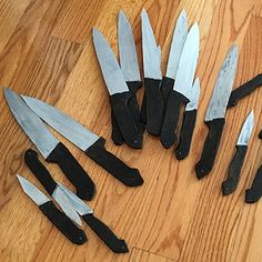 there are many knives on the floor together