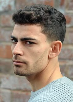 100 Modern Men’s Hairstyles for Curly Hair | Haircut Inspiration Princeton Haircut, Crew Cut Hair, Beyonce Hairstyles, Ivy League Haircut, Fade Hairstyle, Beyonce Hair, 100 Faces, Haircut Curly Hair