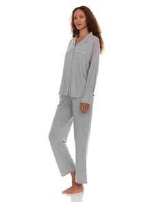 This set gives you that classic PJ style with an extra so soft feel. Relaxed fit with a classic collared long-sleeve button-up top and matching pull-on pants with two hand-sized pockets. Just add slippers. | Annie Knit Notch Collar Pj Set for Women by flora from Wantable Jersey Pajamas, Flora Nikrooz, Cozy Style, Matching Pajamas, Long Sleeve Knit Tops, Sleepwear Robe, Pocket Pants, Cozy Fashion, Pj Sets