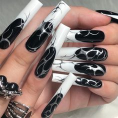 Black White French Tip Nails, French Tip Nails With Silver, Black White French Tip, Ongles Goth, White French Tip Nails, Nails With Silver, Gothic Nails, White French Tip