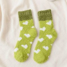 Size: One Size Shoe Size: 34-39 Women ry Thickened Mid Tube Socks Warm Love Floor Socks Confinement Socks Features: Package Included: 1 pairs socks.The fleece socks decorated with snowmen would enhance festive atmosphere.Each pair is carefully designed and suitable for daily use. Dimension: One size fits all men and women.They provide a great feeling of comfortable during daily activities and even during sleep. Premium Material: The stocking is made of cotton and spandex material,soft and durable,you can wear it safely and easily.All the details are incredible crafted and look delicate. Wide Application: You can wear them as dress socks,sneaker socks,daily trouser socks,party socks,wedding dress socks.Besides,they are great Christmas gifts for your family, mom, friends,lovers. Customer Sat Womens Wool Socks, Socks Party, Fleece Socks, Green Socks, Fluffy Socks, Socks Pattern, Comfy Socks, Women Crew Socks, Toddler Socks