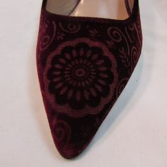 Ron White "Marium Laser" Wine Embossed Velvet Pump New Vero Cuoio Made In Italy Heel 2" Women's Size 6.5/37 Sho-271 B Elegant Burgundy Heels With Round Toe, Burgundy Round Toe Court Shoes For Formal Occasions, Elegant Burgundy Heels For Formal Occasions, Elegant Evening Slip-on Court Shoes, Elegant Burgundy Round Toe Heels, Burgundy Pointed Toe Court Shoes For Formal Occasions, Elegant Burgundy Heels With Leather Sole, Elegant Slip-on Heels With Red Sole, Red Leather-sole Heels With Round Toe