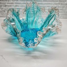 Splash of Resin bowl! Resin Bowls, Dry Leaf Art, Resin Bowl, Glass Art Products, Resin Decor, Art Bowls, Christmas Scenery, Beach Glass Art, Blown Glass Art