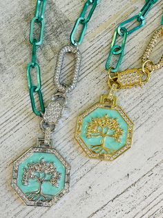 These are gorgeous $42 necklaces on BF special made just for you! Paperclip chain with a micro pave charm and carabiner. Magnet Closure. 19" total length. Extender. 18K triple plated Gold Hummingbird, Silver Tree, Micro Pave, Paper Clip, Silver Necklaces, Gold Necklace, Plating, Necklaces, Chain