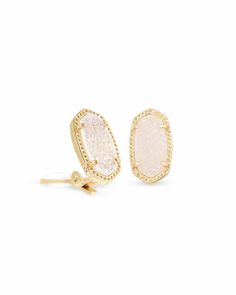 No piercing? No problem! For a petite take on our iconic oval silhouette, look no further than the Ellie Clip On Gold Stud Earrings in Iridescent Drusy, a classic with delicate details. These clip on earrings are the perfect go-tos for everyday wear, matching with anything and everything. Add a little sparkle to your ears with our Ellie Stud Earrings. Rose Gold Stud Earrings, Jewelry Kendra Scott, Simple Pendant, Real Christmas, Rose Gold Earrings Studs, Rose Gold Studs, Kendra Scott Earrings, Butterfly Earrings Stud, Gold Jewelry Earrings