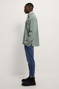 Corduroy Overshirt, Japan Outfits, Denim Overshirt, Minimalist Streetwear, Fall Outfits Men, Mens Outfit Inspiration, Mens Fashion Streetwear