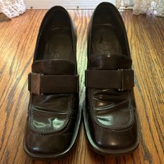 Vintage Authentic 90s Gucci Black Loafers With Front Slide Buckle And Chunky Blocked Heel. Hard To Find Style. In Vg Condition With Some Normal Creases In The Front Otherwise Inside And Out Great And The Bottom Of The Soles Look Barely Used. These Are So Beautiful. They Are Authentic As They Were In My Friend's Closet For A Long Time And She Would Never Buy Fakes! She Prides Herself On That Lol. It Says 6b But Should Work With A 5 1/2 Too. See Shoe Length. Made In Italy. The Heel Measures 2" And The Length Is 8.87. These Would Look Great With Pants, Skirts And Dresses. Don’t Have The Original Packaging But Will See If I Have Any Other Gucci Packing. Thanks For Looking. Please Check Out Gucci Black Square Toe Heels, Classic Gucci Loafers For Evening, Classic Gucci Evening Loafers, Gucci Leather Heels For Business, Gucci Block Heels For Office, Gucci Almond Toe Heels For Office, Gucci Round Toe Office Heels, Gucci Round Toe Heels For Office, Gucci Heels With Leather Sole For Formal Occasions