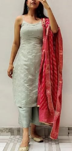 Kurti With Pant Set For Women Sleevless Kurti Designs Cotton, Sleevless Kurti Neck Design, Shaadi Outfits, Diwali Outfit, Indian Kurti Designs, Saree Wearing, Diwali Outfits, Outfits Indian, Pani Puri