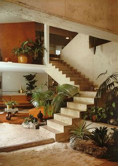 Reimagining a hallway with a 70s aesthetic twist and authentic decor 70s Hallway, 70s Architecture, Hallway Art, Hallway Designs, Inspire Me Home Decor, Ideas Living Room