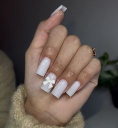 Cutesy Nails, Minimalist Nail Art, Pretty Nail Designs, Unique Acrylic Nails, Bling Acrylic Nails, Simple Nail