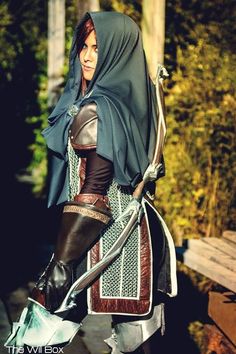 Melissa from "Armed and Dangerous" as Leliana from Dragon Age Inquisition. Photo by The Will Box Leliana Dragon Age, Dragon Tamer, Cosplay Group, Elf Cosplay, Female Armor, Female Dragon, The Wilds, Epic Cosplay