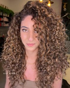 Dye Curly Hair Ideas, Hair Dye Curly Hair, Dye Curly Hair, Curly Hair Tutorial, Caramel Hair