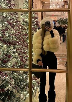 London Autumn Outfit, Ski Trip Outfit, Beautiful Photoshoot Ideas, Winter Outfits Aesthetic, Clueless Outfits, Winter Inspo, London Outfit, Outfit Shopping