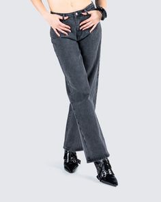 Dark denim is always a vibe 🖤 No matter the occasion, these grey wide leg jeans will turn any fit into a casual-chic look. Crafted from 100% cotton, and complete with a high-rise fit, wide leg, and a 31” inseam 😘 Trendy Straight Washed Black Jeans, Chic Wide Leg Flare Jeans In Washed Black, Chic Wide Leg Washed Black Flare Jeans, Modern Wide Leg Washed Black Jeans, Modern Washed Black Wide Leg Jeans, Gray Flare Jeans With Five Pockets, Chic Gray Jeans For Fall, Trendy Washed Black Straight Leg Flare Jeans, Spring Gray Denim Flare Jeans