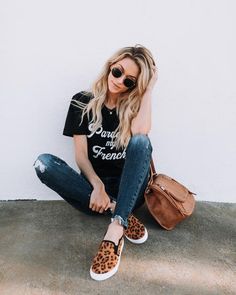 Leopard Sneakers Outfit, Slip On Outfit, Slip Ons Outfit, Leopard Shoes Outfit, Leopard Print Slip On Sneakers, Leopard Slip On Sneakers, Cute Red Dresses, Sneaker Outfits, Looks Jeans