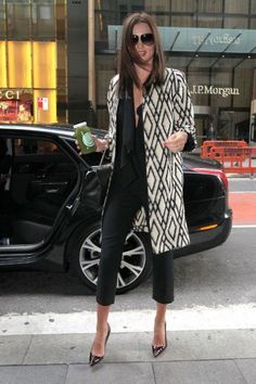 Statement Coat, Transition Outfits, Miranda Kerr, Fashion Mode, Street Chic, Mode Inspiration, Work Fashion, Look Fashion, Spring Summer Fashion