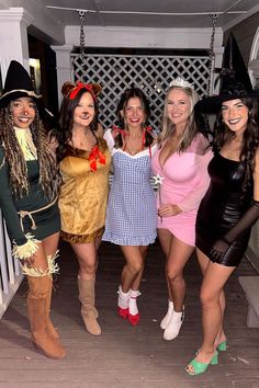 group halloween costumes Big Group Costume Ideas, Group Of 4 Costumes, Large Group Halloween Costumes, Group Costumes For 4, Group Halloween Costumes For 4, Disney Group Costumes, Big Group Halloween Costumes, Easy Halloween Outfit, Disney Princess Halloween Costumes