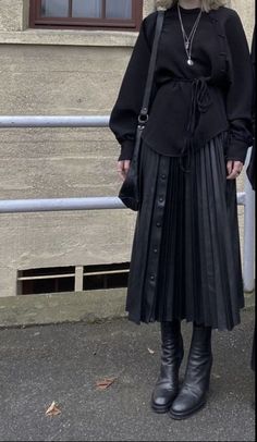 Looks Black, Outfit Trends, All Black Outfit, Fashion Mistakes, Mode Inspo, Goth Outfits, 가을 패션, Dark Fashion