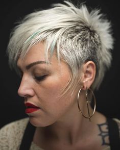 Edgy Platinum Pixie Hair styles, Short hair styles, Fine hair Dunner Wordend Haar, Fine Curly Hair, Short Hairstyles Fine, Edgy Pixie, Oval Face Hairstyles, Best Short Haircuts, Haircuts For Fine Hair, Short Natural Hair Styles, Pixie Cuts