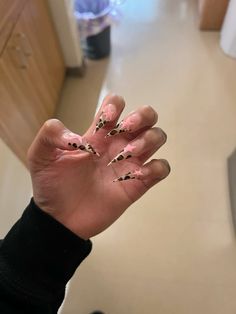 Cheetah stilettos🐆🎀🫧💕 Long Cheetah Nails, Stiletto Bow Nails, Cheetah Nails Stiletto, Star Stiletto Nails, Junk Stiletto Nails, Snake Eye Nails, Cheetah Print Stiletto Nails, Cheetah Nails Design, Cheetah Stiletto Nails