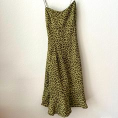 Brand New With Tags Green Cheetah Print Zara Dress. Im 5’3 So It Just Was A Tad Long On Me. Perfect For Summer Casual Leopard Print Midi Dress For Summer, Summer Leopard Print Midi Dress For Brunch, Leopard Print Midi Dress For Summer Brunch, Casual Green Zara Sundress, Zara Leopard Print Mini Dress For Spring, Zara Chic Mini Dress In Leopard Print, Zara Casual Leopard Print Dresses, Zara Leopard Dress, Casual Zara Leopard Print Dresses