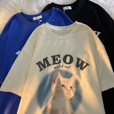 Dimensions (cm/Inch): T Shirt Cat Design, Cute Cat Shirt, Cat Presents, White And Black Cat, T Shirt Branca, Gatto Carino, Cat Themed Gifts, Knitted Cat, Cat Animal