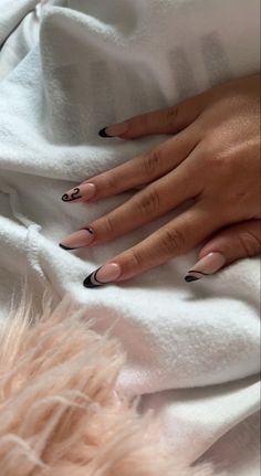 Classy Nails With Initial, Cute Almond Nails With Initials, Intial Nails Almond, Almond Initial Nails, Black Almond Nails With Initial, Nails With Y Initial, Almond Nails With Initials On Them, Nail Designs With His Initial, Almond Nails Designs With Initial