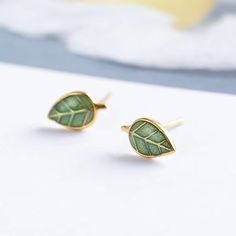 Classification  						 Ear Studs  					    						 Design  						 Epoxy  					    						 Gender  						 Women'S  					    						 Material  						 Sterling Silver  					    						 Occasion  						 Daily  					    						 Pattern  						 Leaf  					    						 Quantity  						 1 Pair  					    						 Style  						 Sweet  					    						 Weight  						 8g Womens Earrings Studs, Stud Jewelry, Design Packaging, Earrings Studs, Pretty Bracelets, Green Enamel, Everyday Earrings, Dainty Earrings, Leaf Earrings