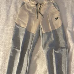 Nike Tech Fleece Cu4495-064 Men's Beige/Grey Sportswear Joggers Pants Nike Gray Joggers For Gym, Nike Sporty Gray Joggers, Gray Fleece Athleisure Joggers, Gray Fleece Joggers For Jogging, Nike Gray Joggers For Sports, Gray Sportswear Joggers For Jogging, Sporty Gray Fleece Joggers, Nike Gray Fleece Bottoms, Nike Gray Athleisure Joggers