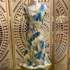 Tori Richards Of Honolulu Hawaiian Dress Sz 12. Purchased In Honolulu And Never Worn! Dress Measures 41 1/2 Inches From The Top Of The Shoulder To The Bottom Of The Dress. Measures 18 1/2 Inches From Pit To Pit. Blue Lined Midi Dress For Vacation, Blue Lined Sundress For Vacation, Lined Blue Sundress For Vacation, Blue Sleeveless Tropical Print Dress, Blue Short Sleeve Midi Dress For Beach Season, Blue Tropical Print Sleeveless Dress, Sleeveless Hawaiian Dress With Tropical Print, Tropical Blue Sleeveless Maxi Dress, Blue Sleeveless Tropical Maxi Dress