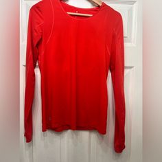 Athleta L Light Weight Layered Long Sleeve Top Orange-Red Thumb Holes Knit. New Without Tags . Size S Perfect For The Gym, Tennis, Golf , Hiking, Walking Red Long Sleeve Activewear For Training, Red Long Sleeve Athleisure Top, Red Stretch Tops For Gym, Red Moisture-wicking Long-sleeved Activewear, University Red Sportswear Tops For Sports Season, Red Sporty Crew Neck Activewear, Sporty Red Crew Neck Activewear, Red Stretch Sporty Tops, Sporty Stretch Red Tops