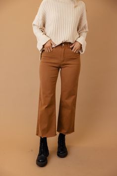 Brown Wide Leg Pants - Winter Jeans | ROOLEE Tan Wide Leg Trousers Outfit, Cropped Pants Outfit Winter, Brown Wide Leg Pants Outfit, Wide Leg Pants Winter, Brown Wide Leg Pants, Athleisure Mom, Cropped Pants Outfit, Wide Leg Trousers Outfit, Wide Leg Pants Outfit