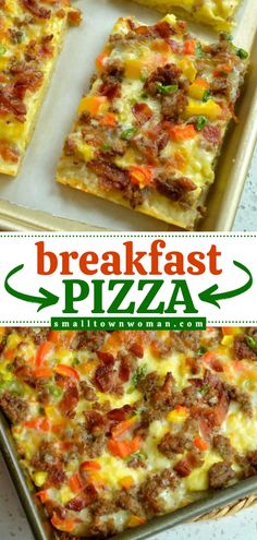 An easy Christmas morning breakfast featuring homemade pizza! It will become one of your favorite holiday brunch ideas. Loaded with bacon, sausage, veggies, and cheese, this breakfast pizza recipe is fun and tasty! Homemade Breakfast Pizza, Keto Quiche, Pork Breakfast Sausage, Breakfast Pizza Recipe, Bacon Sausage, Crockpot Breakfast, Sweet Peppers, Holiday Brunch, Homemade Breakfast