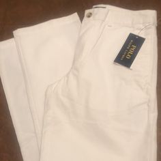 100% Cotton Spring White Chinos With Pockets, White Spring Chinos, Spring White Chinos, Casual White Straight Leg Chinos, Classic White Cotton Pants, White Cotton Casual Chinos, Casual White Cotton Chinos, Casual Fitted White Chinos, White Fitted Chinos Casual Style