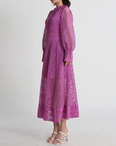 This style is all about femininity and elegance. Its long sleeves and delicate embroidery add a subtle design, perfect for any occasion. With its flattering cut, this dress is sure to make a statement. Modern Womens Fashion, Elegant Attire, Minimalist Dresses, Innovative Fashion, Lace Midi, Midi Dress With Sleeves, Lace Midi Dress, Embroidery Dress, Lantern Sleeve