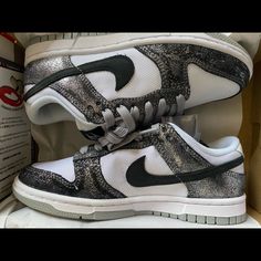 Nike Dunks Nike Dunk Low Golden Gals, Shoes Nike Dunks, Baskets Nike, Nike Sneakers Women, Shoe Inspo, Swag Shoes, Nike Dunk Low, Dream Shoes, Dunk Low