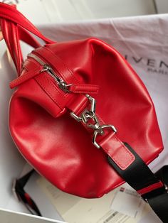 Givenchy Nightingale genuine togo calfskin fabric, original quality, exclusive supply on the entire network, non-market ordinary goods.

(size bottom length 28×height 28×bag mouth 45×bottom width 12) Givenchy Nightingale, Givenchy Antigona, Lv Purse, Lv Shoes, Lv Belt, Lv Handbags, Lv Wallet, Nightingale, Purple Bags