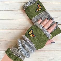 Butterfly Embroidered Knit Gloves Stylish Color Block Fingerless Gloves Autumn Winter Windproof Warm Writing Gloves Knitting Blocking, شال كروشيه, Gloves Vintage, Soft Gloves, Girls Gloves, The Mitten, Embroidered Bird, Red Accessories, Fingerless Gloves Knitted