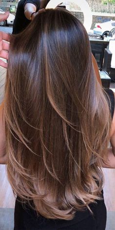 long layered hair, long layered haircuts, face framing layers, long haircut with layers Brunette Balayage Hair, Long Hair Color, Brown Hair Balayage, Haircuts Straight Hair, Balayage Brunette, Haircuts For Long Hair, Hair Color Balayage