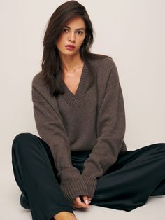 Faith Regenerative Merino Fitted Turtleneck - Sustainable Sweaters | Reformation Cozy Winter Outfits Casual, V Neck Sweater Outfit, Brown Sweater Outfit, Formal Sweater, Long Denim Skirt Outfit, Closet Outfits, Formal Winter Outfits, French Outfits, Casual Corporate