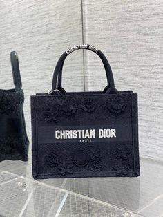 Contact us: contact@profxnz.com if you need assistance - Dazzle in style: christian dior bags extravaganza - 769This is a premium quality clone , similar like the original ones, even no one can judge either it&apos;s a clone or originalSize: (26*8*22cm) 50123150 It comes with Dust box, Care manual, Tag and Paper bag. Christian Dior Bag, Brunei, Dior Bag, Wallet Case, Bottega Veneta, Cartier, Christian Dior, Givenchy, Luxury Bags