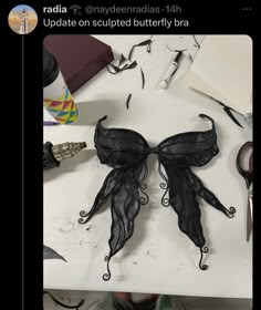 Butterfly Bra, Pretty Tops, Look Retro, Butterfly Top, Black Butterfly, Fashion Inspiration Design, Mode Inspo, Twitter Update, American Horror Story