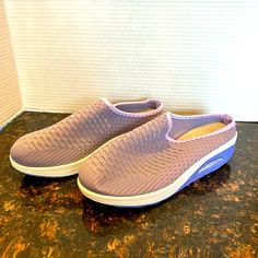 New Light Weight Purple Clogs Breathable Material Mia Clogs, Eastland Shoes, White Crocs, Pink Crocs, Mary Jane Clogs, Brown Leather Wedges, Fitflop Shoes, Garden Clogs, Clog Heels