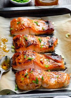 Clean Eating Baked Thai Salmon Recipe -- 3 ingredient and 15 minute out of this world healthy dinner. Thai Salmon, Být Fit, Clean Eating Baking, Kyle Lowry, Delicious Clean Eating, Free Weight, Salmon Recipe, Idee Pasto Sano, Baked Salmon