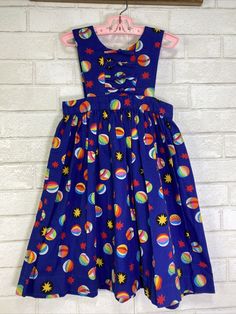 Vintage 90s Print Dress Girls Size 4 Sundress Sleeveless Pinafore Cary Sport. Condition is "Pre-owned". Shipped with USPS First Class. Measurements Waist flat 11.5” Shoulder to bottom 26.5” CS4002 Dress Girls, First Class, Sundress, Vintage 90s, Print Dress, Sleeveless Dress, Girls Dresses, Size 4, Summer Dresses