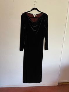 Vintage 1990s CDC Carmen Desiree Company black velvet long sleeve floor length dress with a beautiful chocolate undertone  Perfect for fall! Or a Halloween witch costume  Excellent condition, very clean  Labeled a size 12 Lying flat: Shoulder to shoulder: 17" Bust: 18" Waist: 17" Length: 55" Velvet Evening Dress For Halloween, Long Sleeve Velvet Halloween Dress, Long Sleeve Velvet Dress For Halloween, Halloween Witch Costume, Beautiful Chocolate, Witch Halloween Costume, Floor Length Dress, Cowl Neck Dress, Witch Costume