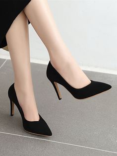 Elegant Shoes Classy Black Heels, Feminine Shoes Classy, Elegant Shoes Heels Classy, Elegant Shoes Classy, Black Fancy Heels, Elegant Heels Classy, Black Heels Aesthetic, Shoe Ideas For Women, Trendy Footwear For Women