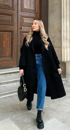 Church Outfit Autumn, Aesthetic Uniform, Latina Christmas, Bestie Hangout, Girlfriend Outfits, Athleisure Aesthetic, Outfits Latina, Vinter Mode Outfits, Fashion Athleisure